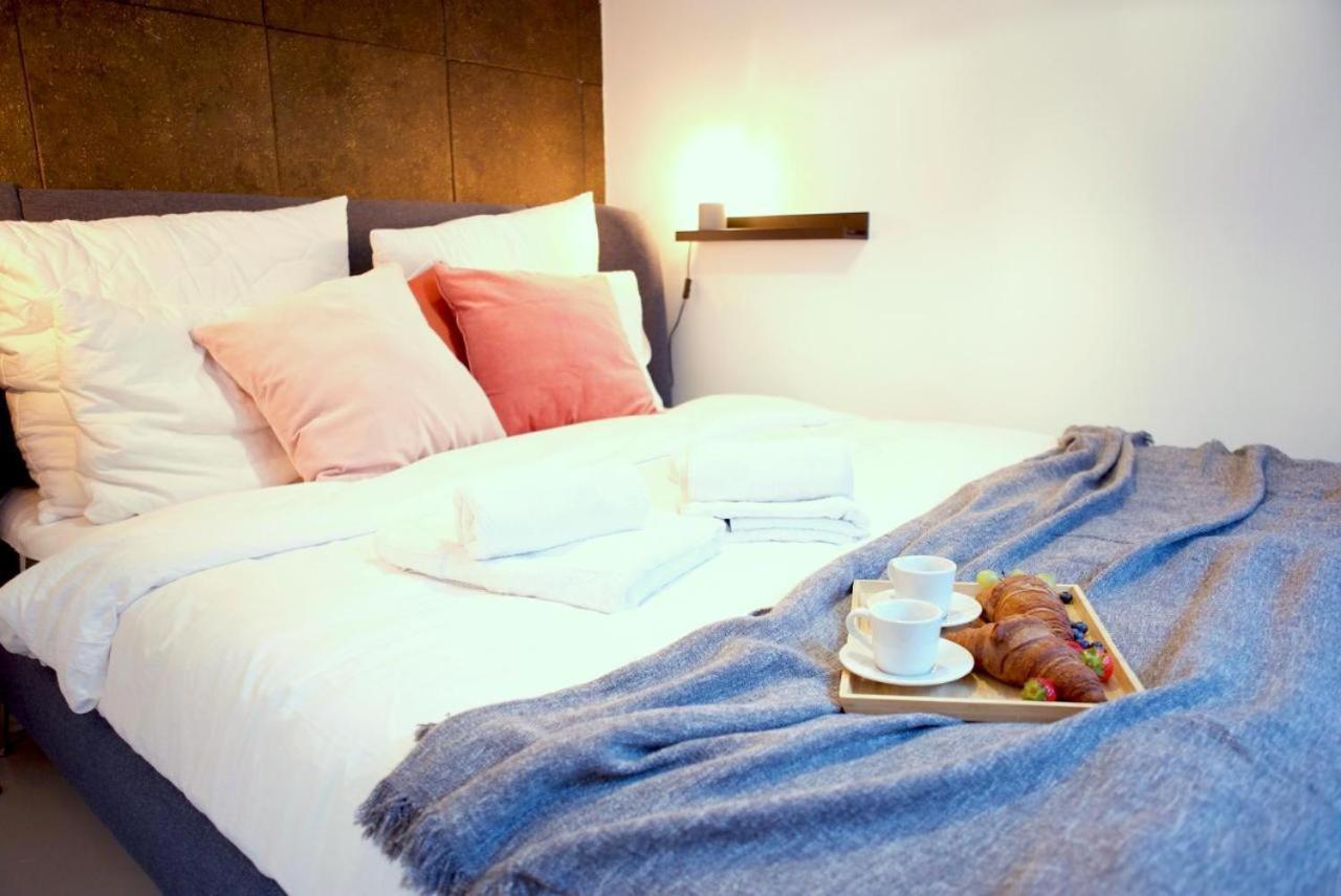 P&O Serviced Apartments Kinowa Варшава Экстерьер фото