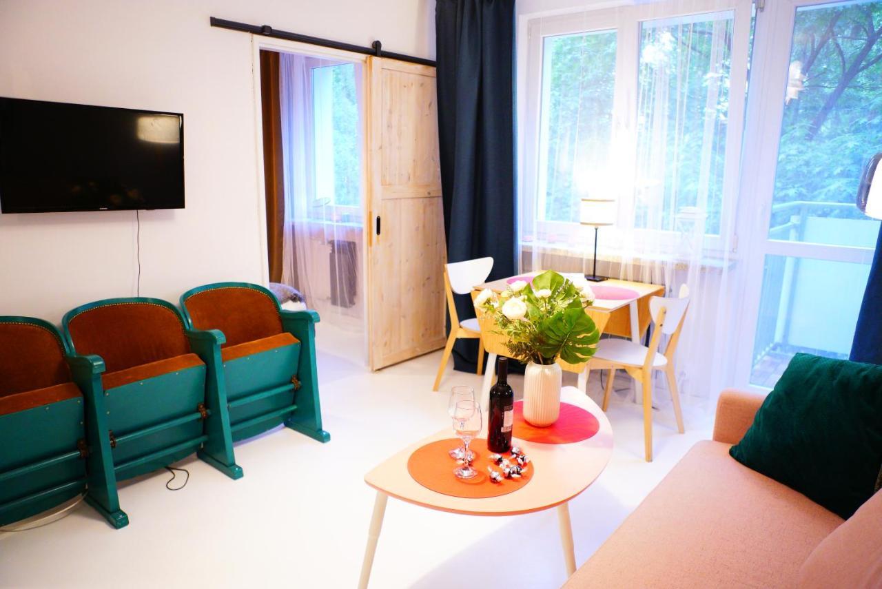 P&O Serviced Apartments Kinowa Варшава Экстерьер фото